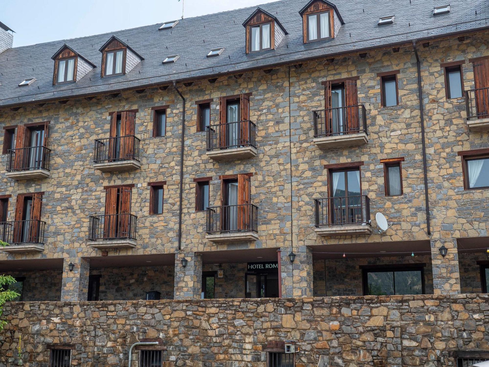 Hotel Romanic Taull Bagian luar foto