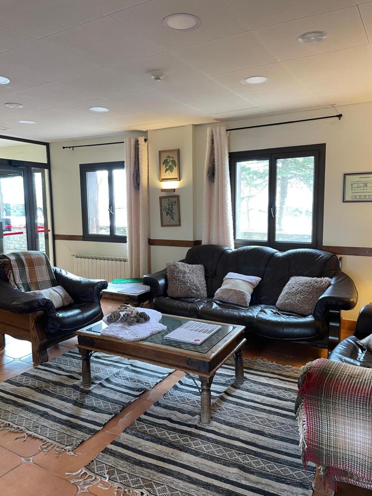 Hotel Romanic Taull Bagian luar foto